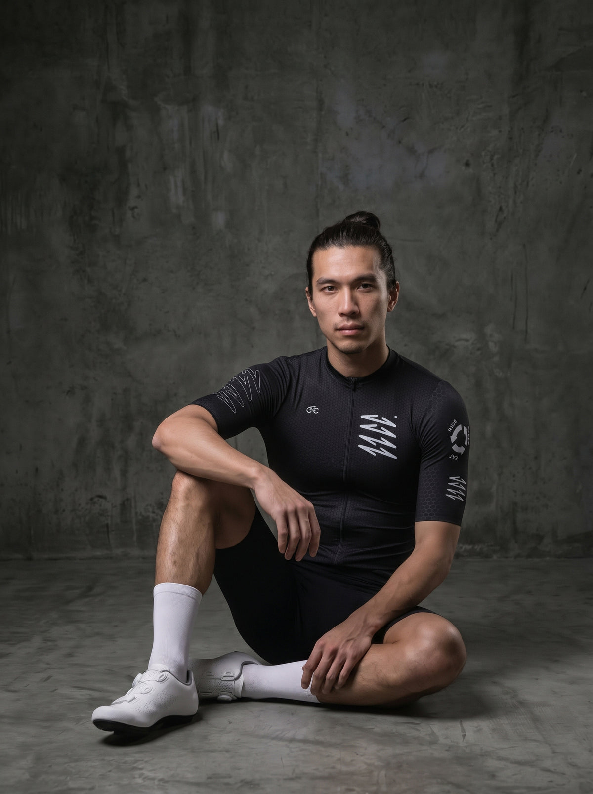 Summer Essential Pro Jersey - Black, lifestyle