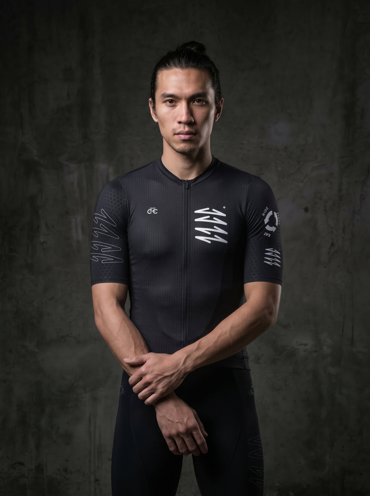 Summer Essential Pro Jersey - Black, lifestyle