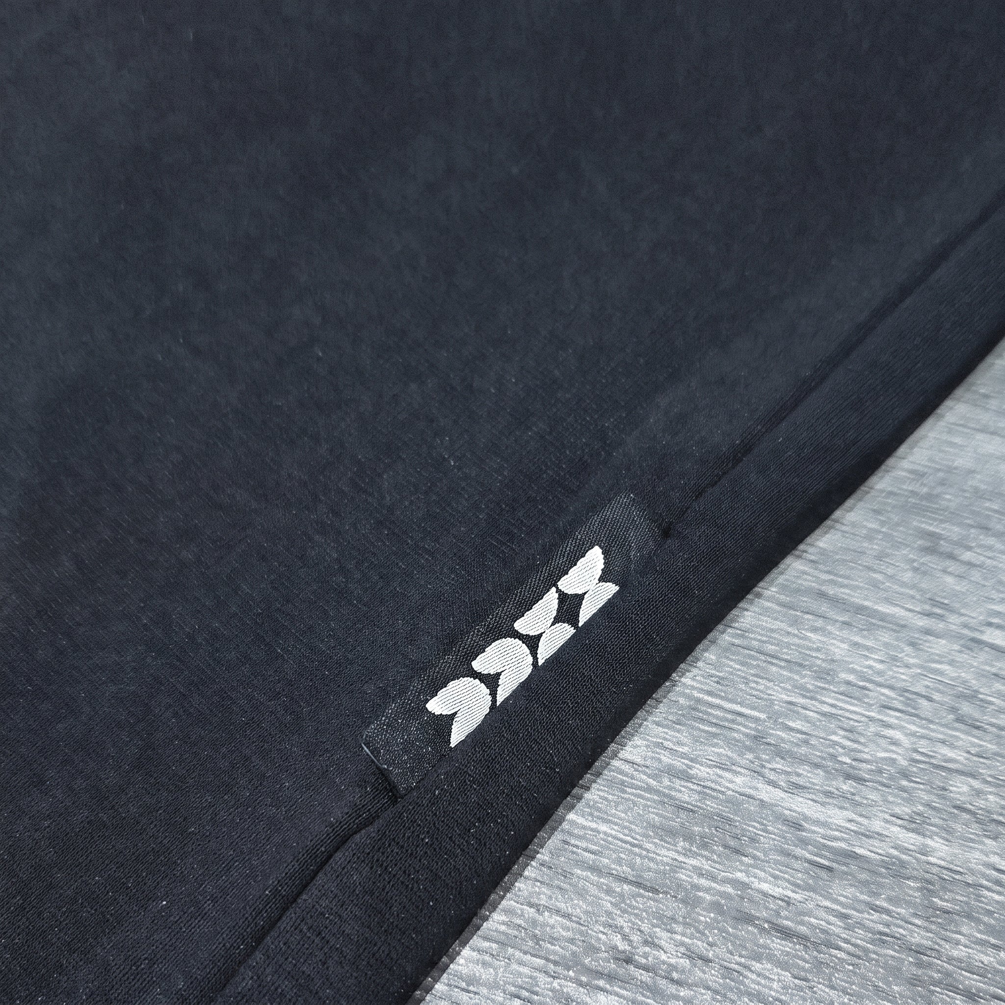 Transition Tee | Ocean Link | Black