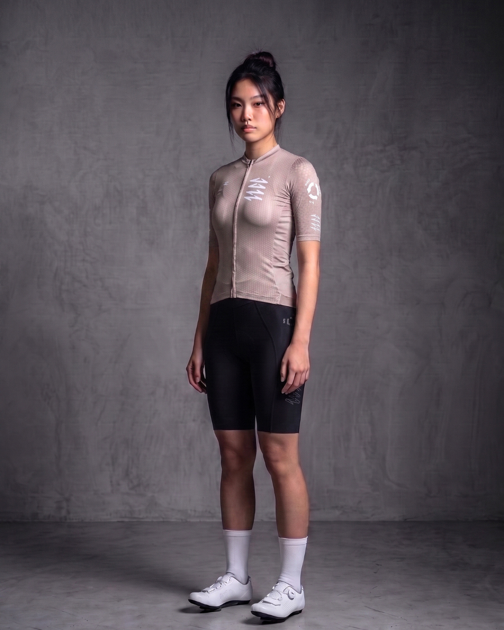 Summer Essential Pro Jersey - desert, model view