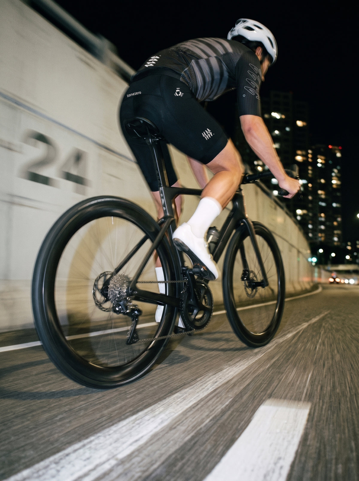 Velo Streak Pro Jersey — Black, lifestyle 2