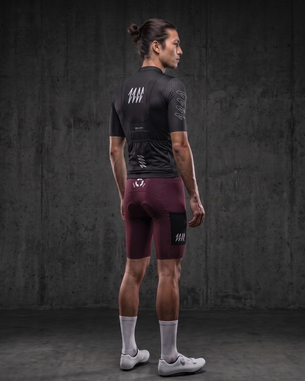 Summer Essential Pro Jersey — black, model view