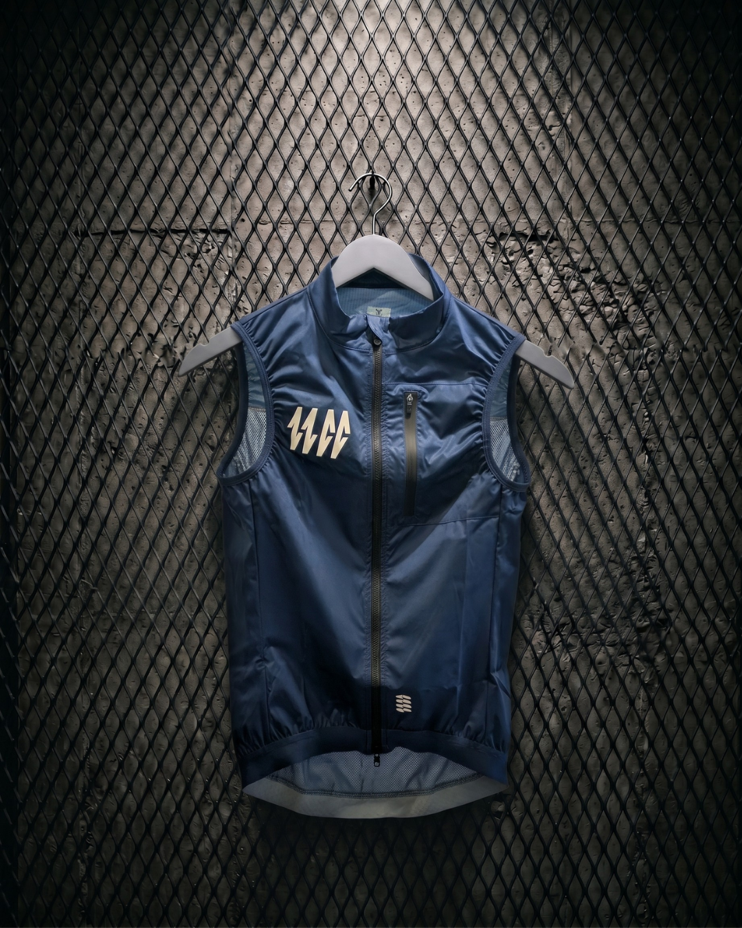 Breezer Gilet — Medieval Blue, front view