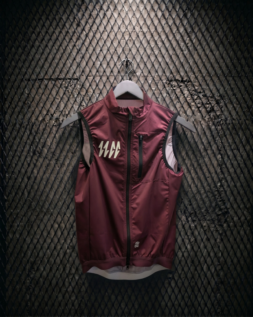 Breezer Gilet — Burgundy, front view