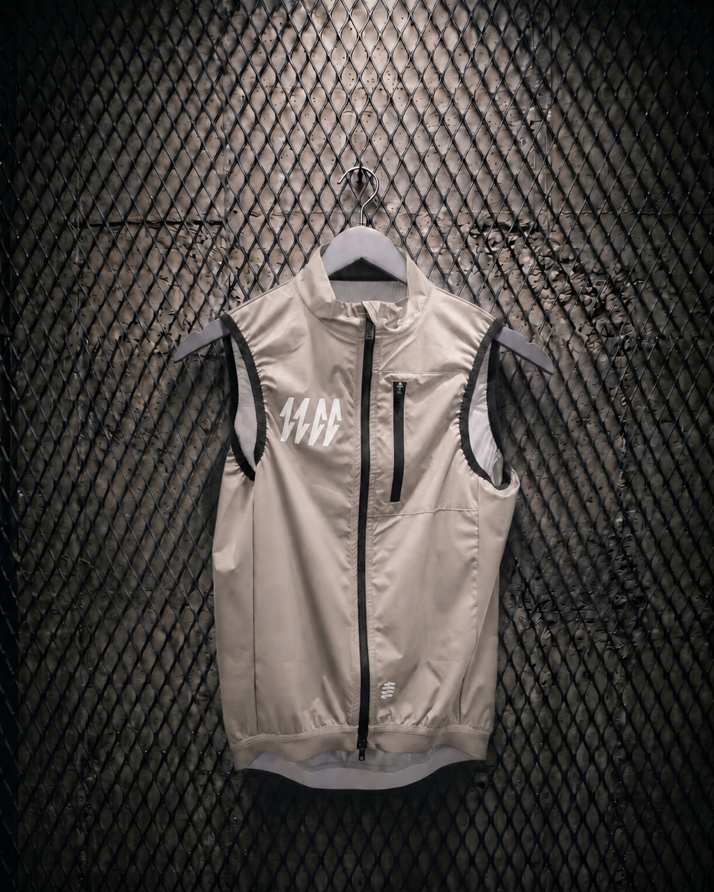 Breezer Gilet — Light Taupe, front view