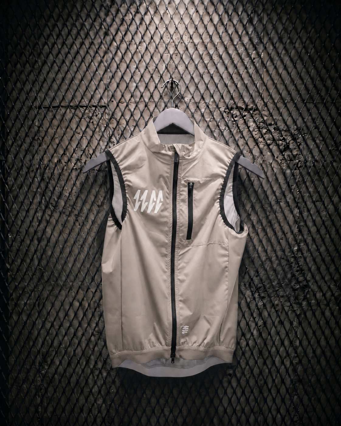 Breezer Gilet — Light Taupe, front view